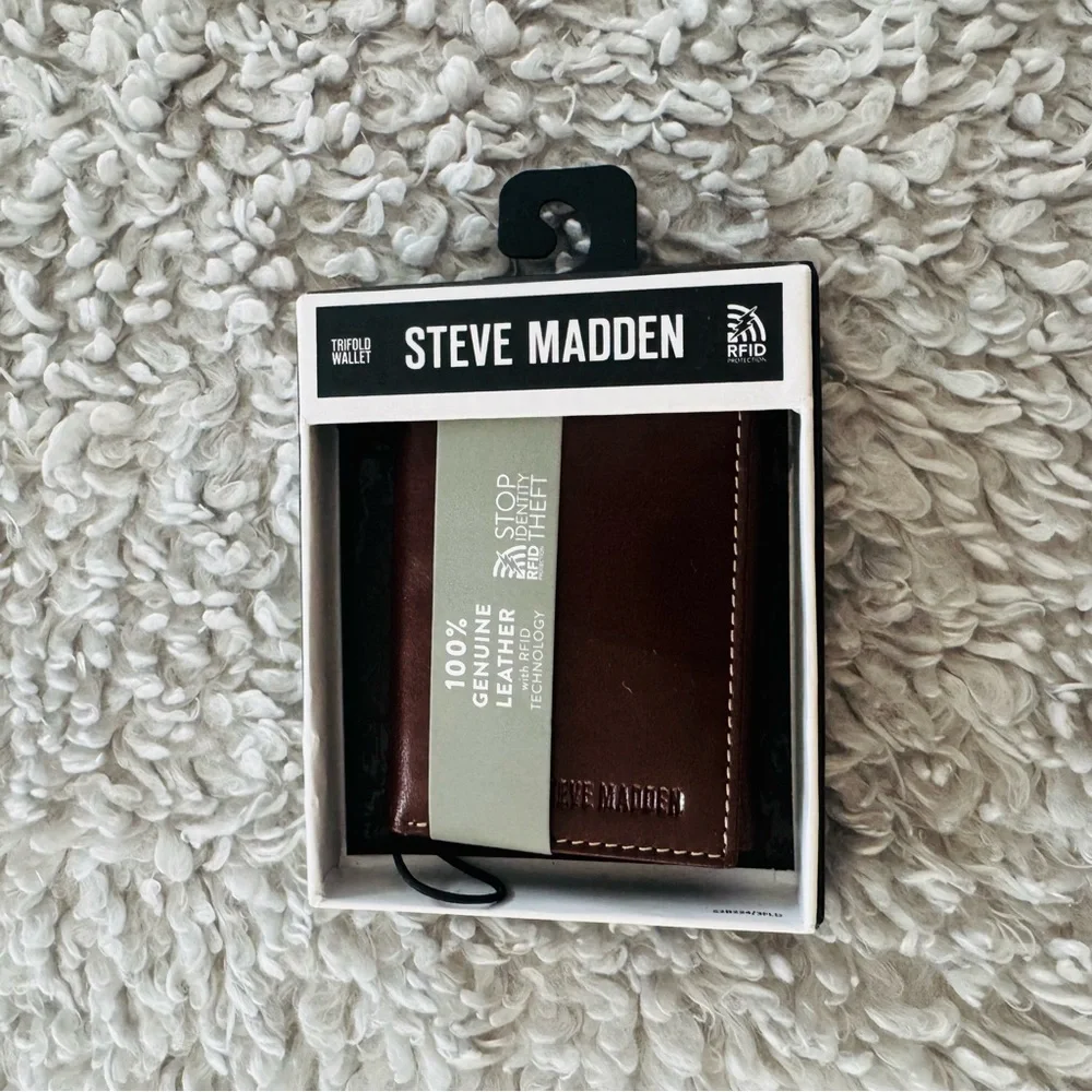 Steve Madden Genuine Leather trifold wallet - Brown. New